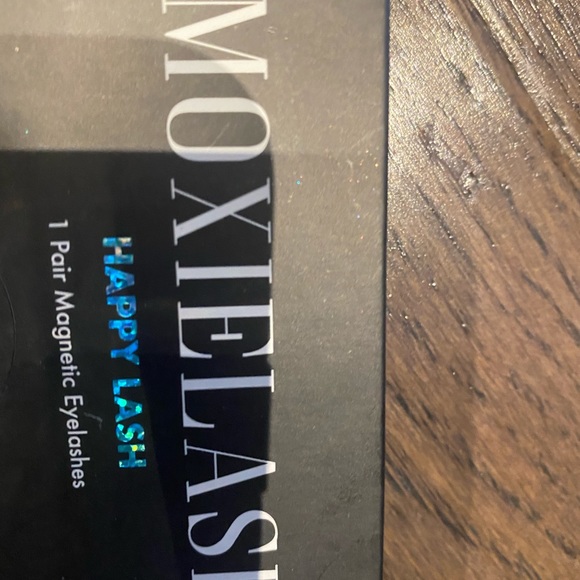 Moxie Magnetic Lashes - Picture 5 of 5